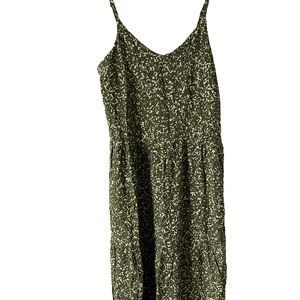 Women’s xs arkitech green dress width 32”, length 43”, strap 14”, pre-own